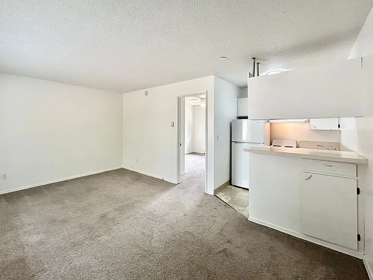 341-347 SE 30th Pl — Photo 7