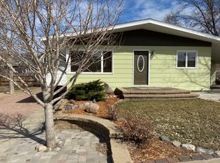 209 E Kellam Ave, Chamberlain, SD 57325