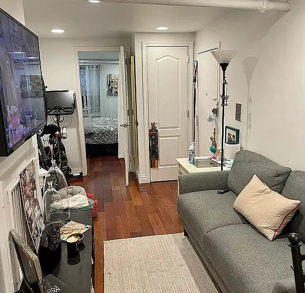 403 W 48th St #B1 — Photo 1