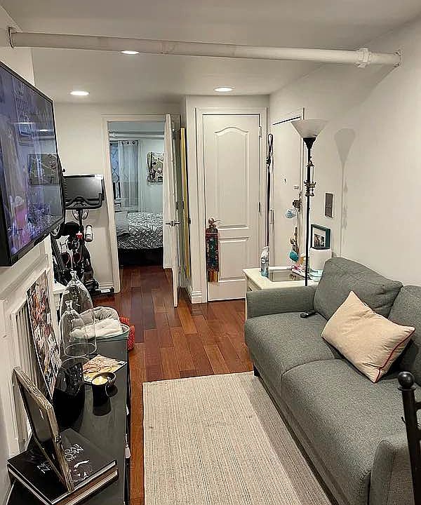 1st image of 403 W 48th St #B1