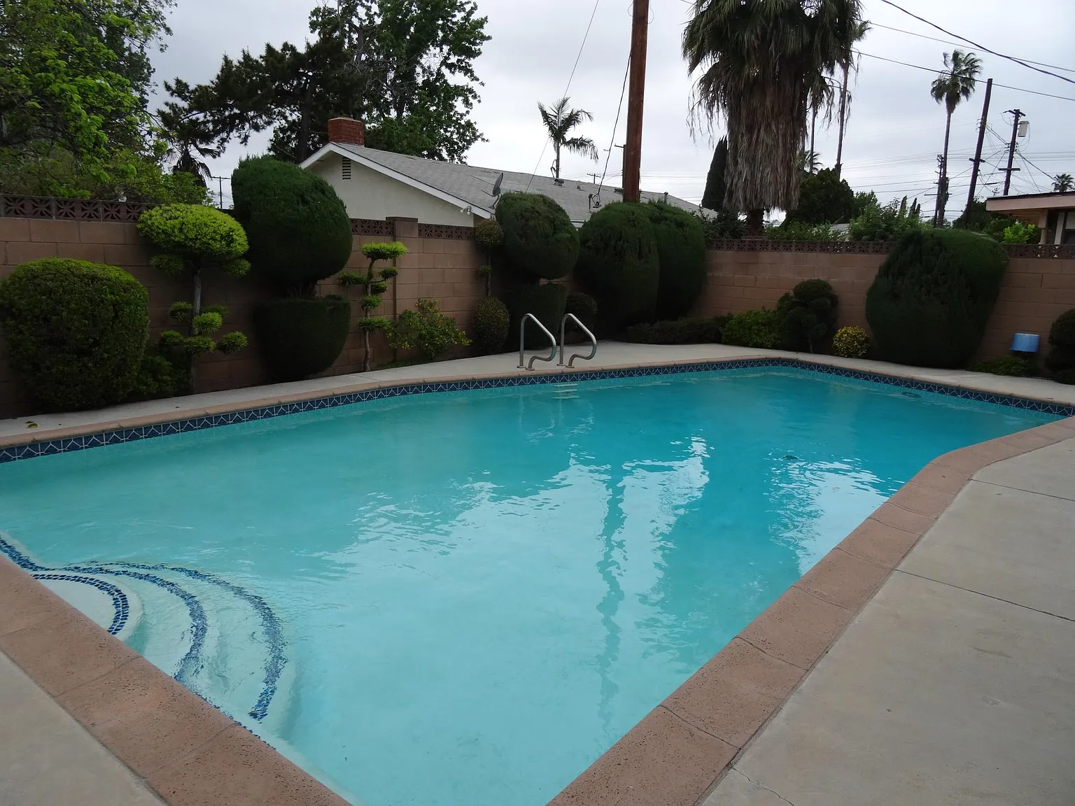 12830 Elkwood St — Photo 4