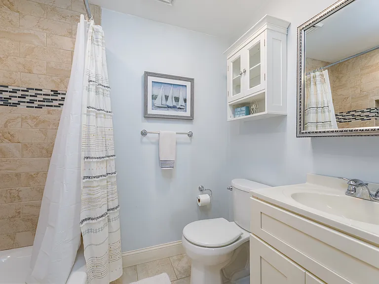 512 E 14th St #2 — Photo 19