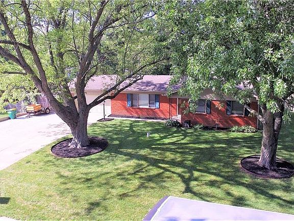 5th image of 7600 Sherry Ln