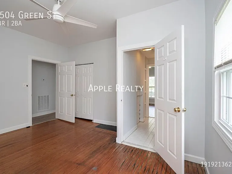 2504 Green St — Photo 8