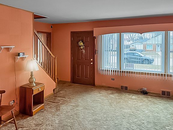 2nd image of 10812 Princess Ave