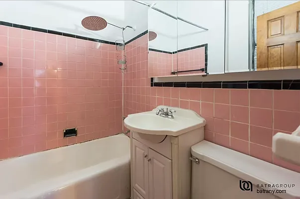 Rented by Batra Group Inc | media 10