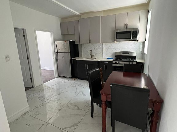 3rd image of 2083 E 19th St #2