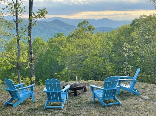 242 Crossview Dr, Bryson City, NC 28713