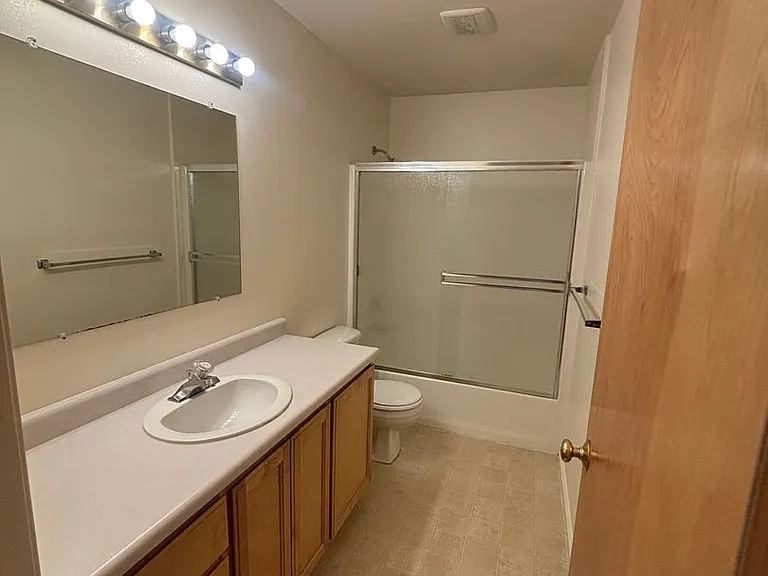 1461 Larissa Cir — Photo 6