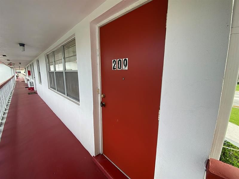 1st image of 209 Norwich E #I