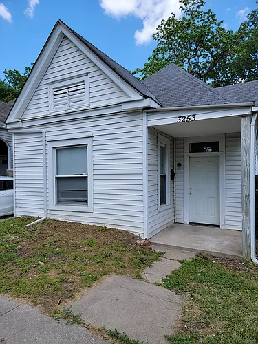 3253 Gillham Rd Photo 1