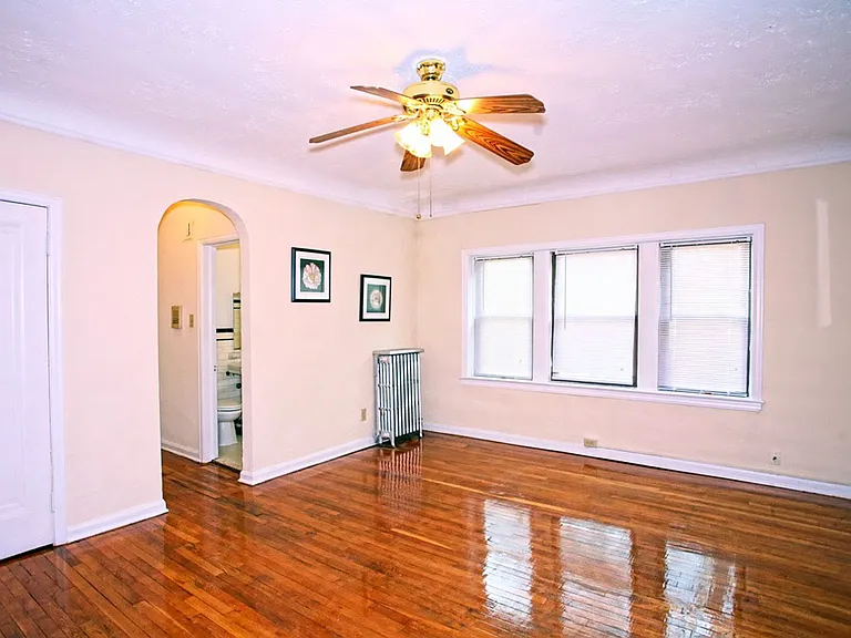Lee-Yorkshire Apartments — Photo 20