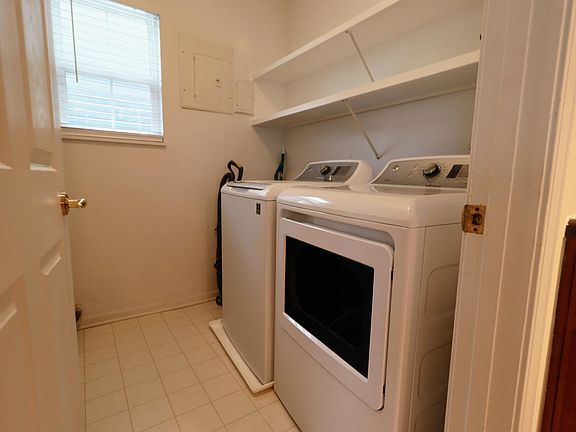Laundry- 1 year old GE Washer and Dryer