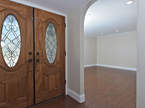4th image of 1533 W Country Club Ln W