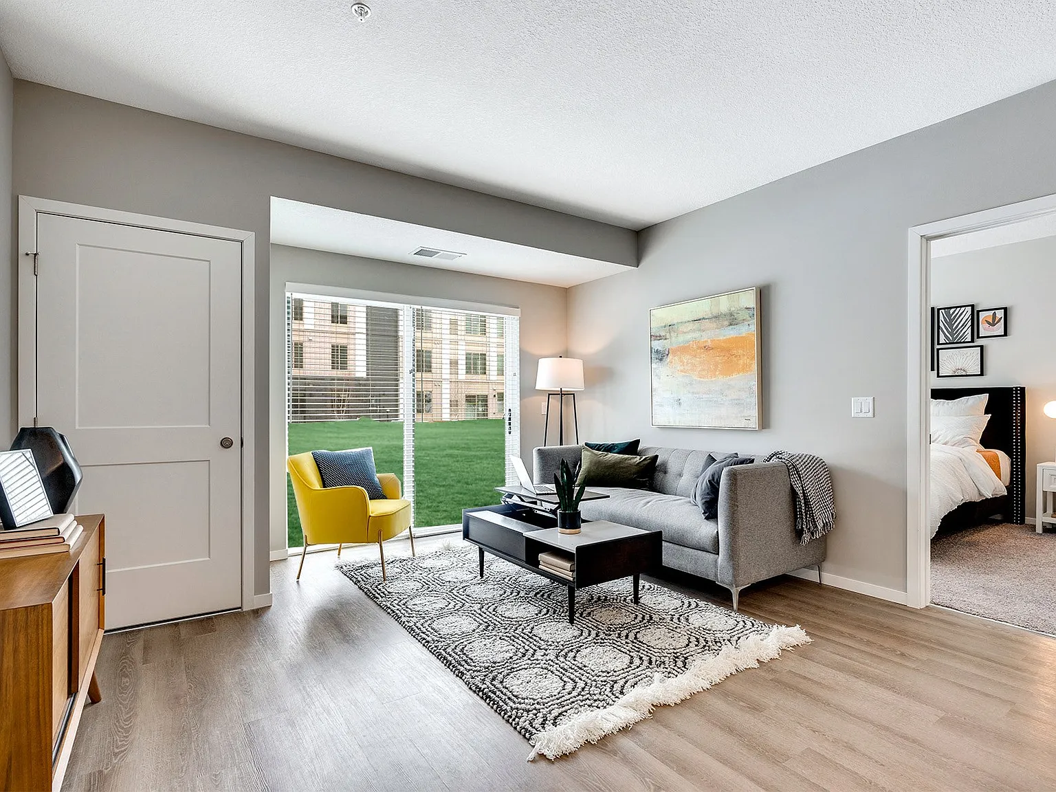 District Apartments — Photo 2
