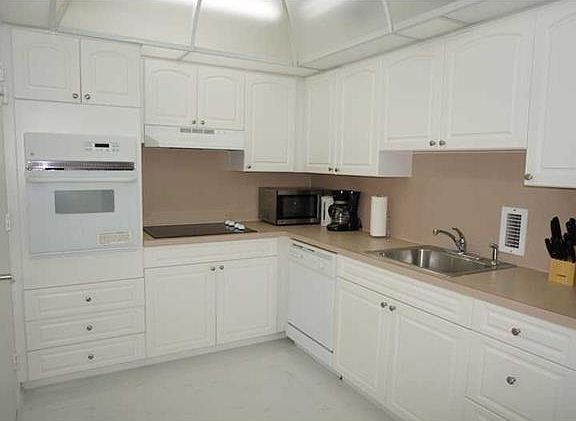 3rd image of 4001 S Ocean Dr APT 4D