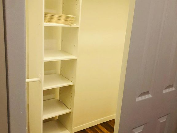 4th image of 2915 Morgan Ave #2