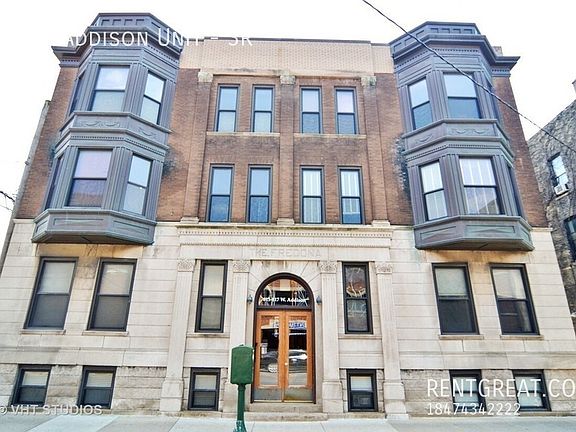 2nd image of 815 W Addison St APT 3R