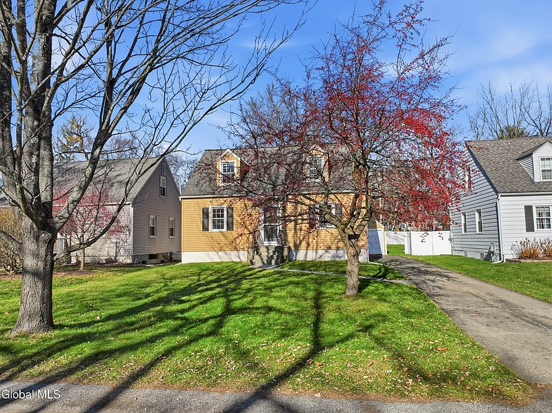 2nd image of 2049 Hoover Road
