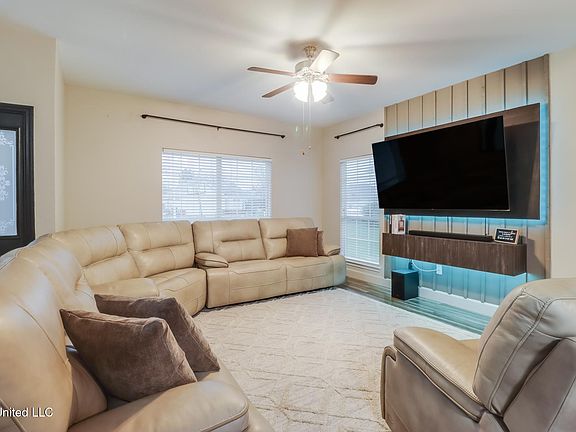 3rd image of 18291 Tarabrooke Dr
