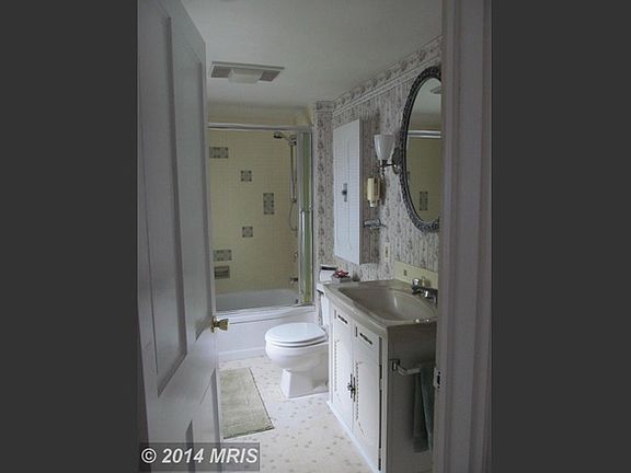 2nd fl bath