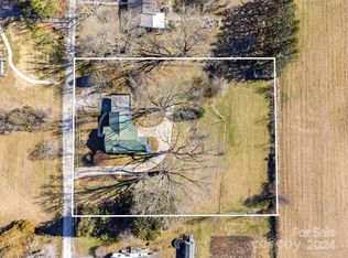 10 Hemlock Rd, Mills River, NC 28759