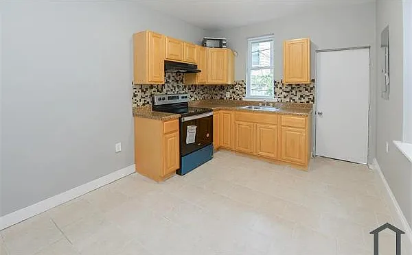 532 N Paxon St — Photo 2
