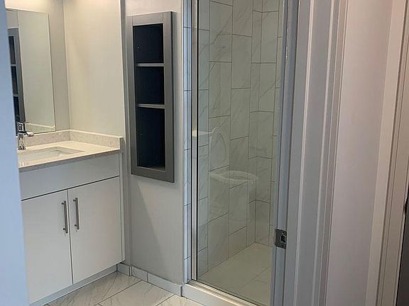 4th image of 630 Vine St #419