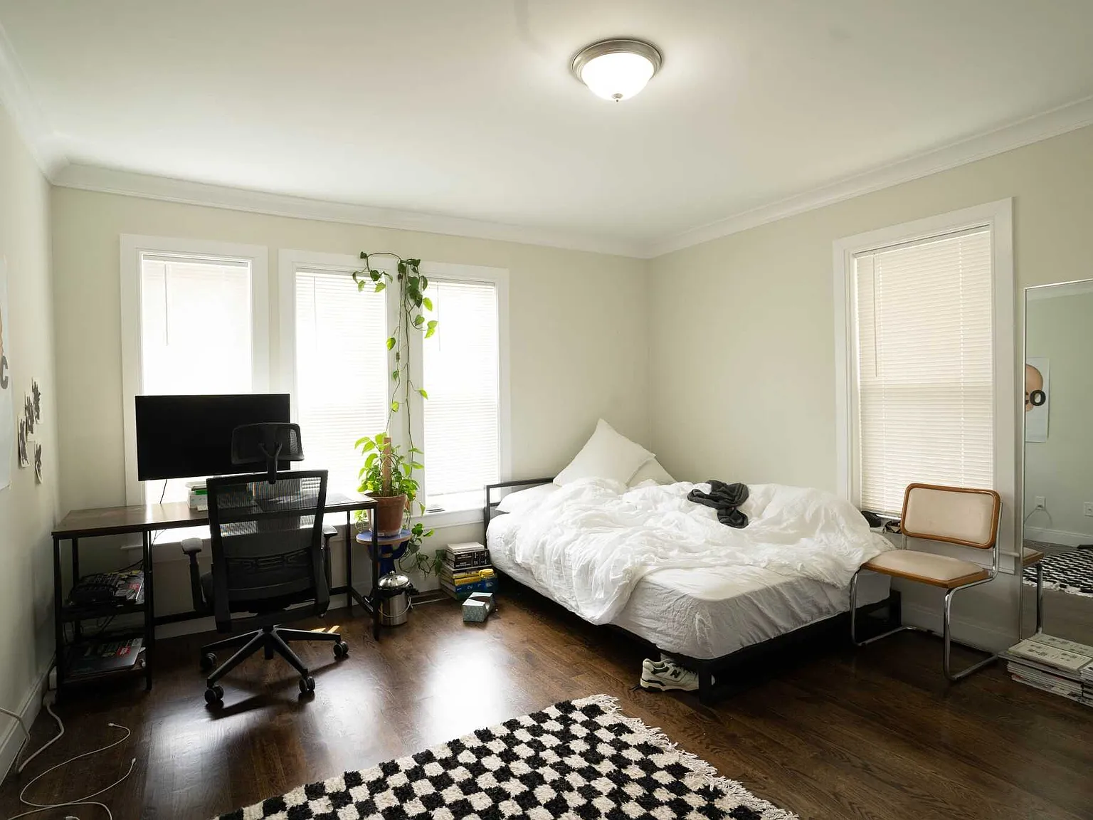 3 bed, $5,900 — Photo 4