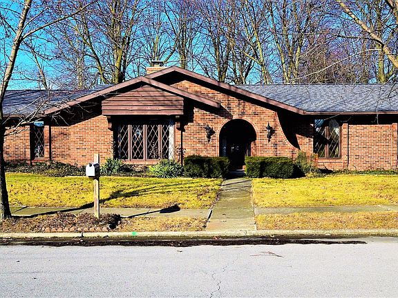 2nd image of 2840 Plymouth Dr