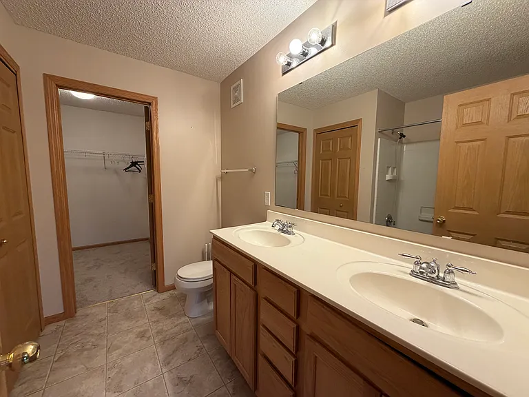 11007 Oak Grove Cir #B — Photo 13