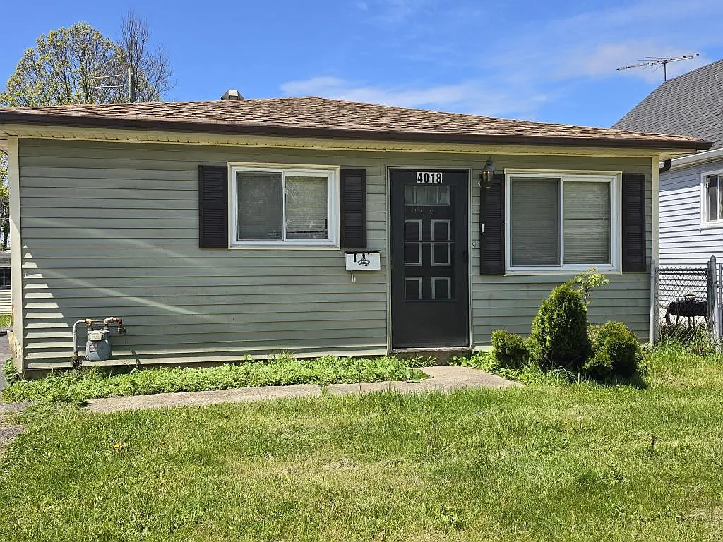 Building Photo - 4018 E 150th St