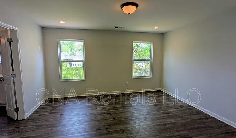2367 Summit Ave — Photo 10