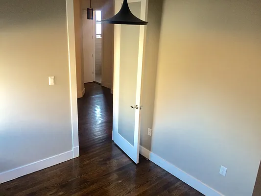 Rented by Premier Metro Realty Corp | media 9