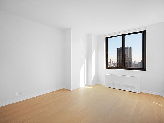 4th image of 124 W 60th St APT 36B
