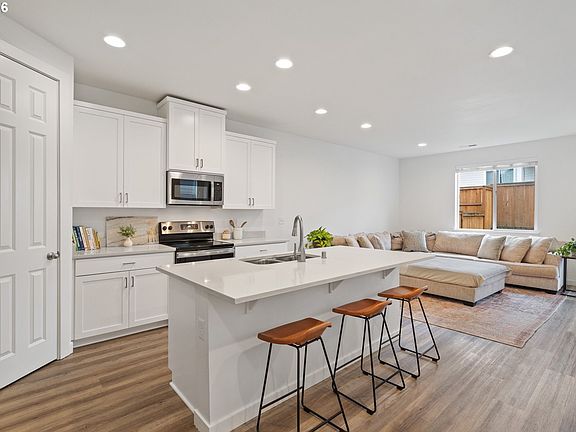 5th image of 3018 N Pioneer Canyon Dr