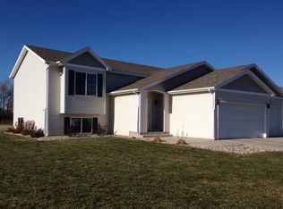 515 21st Ave NE, Jamestown, ND 58401