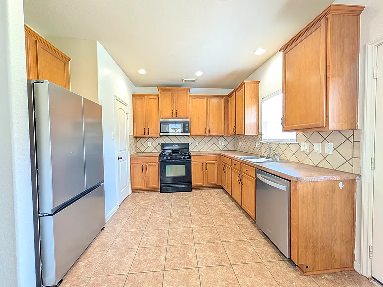 6038 Starbrook Creek Dr — Photo 10