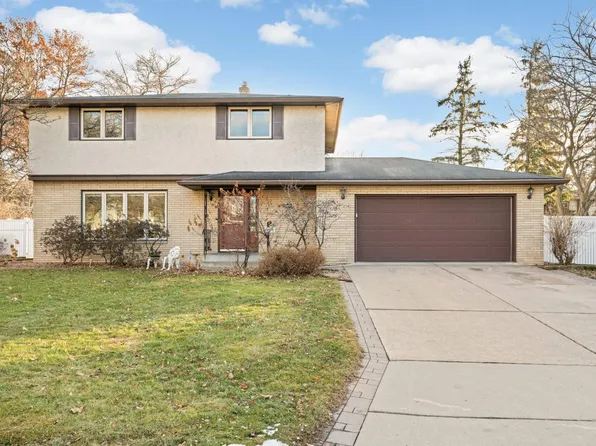 284 Christine Ln, West Saint Paul, MN 55118