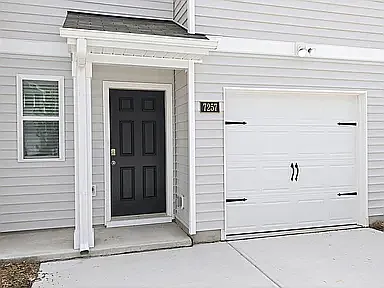 3 bed, 1418 sqft, $1,895 — Photo 2