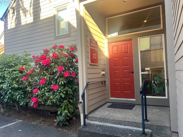2512 SE Baypoint Dr #U40, Vancouver, WA 98683