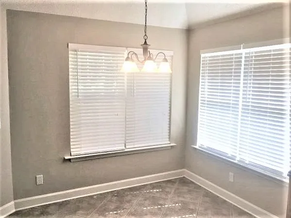 3 bed, 2.0 bath, 1462 sqft, $2,100 — Photo 4