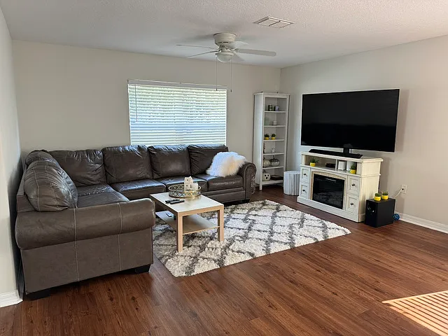 3323 Whitley Bay Ct — Photo 19