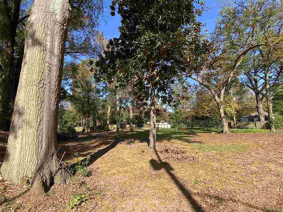 1st image of 501 E Pinecrest Dr