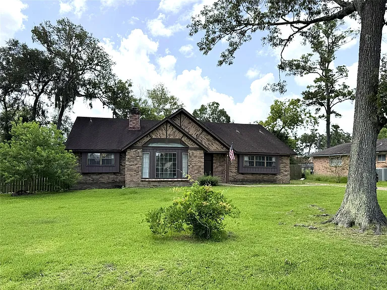 2603 Brom Bones Blvd — Photo 3