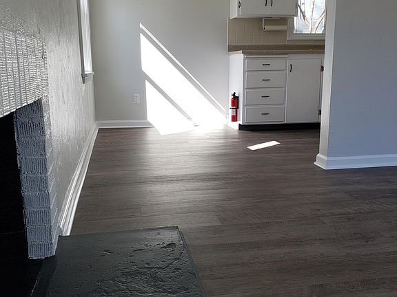 living room to dining/kitchen