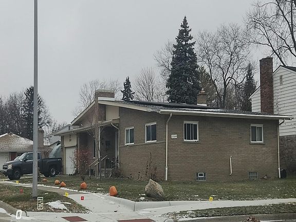 2nd image of 22649 Oak Ct