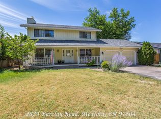 2829 Barclay Rd, Medford, OR 97504