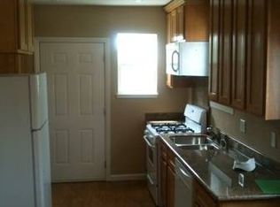6445 Essex St, Oakland, CA 94608