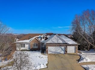 1806 Newmarket Mews, Waunakee, WI 53597